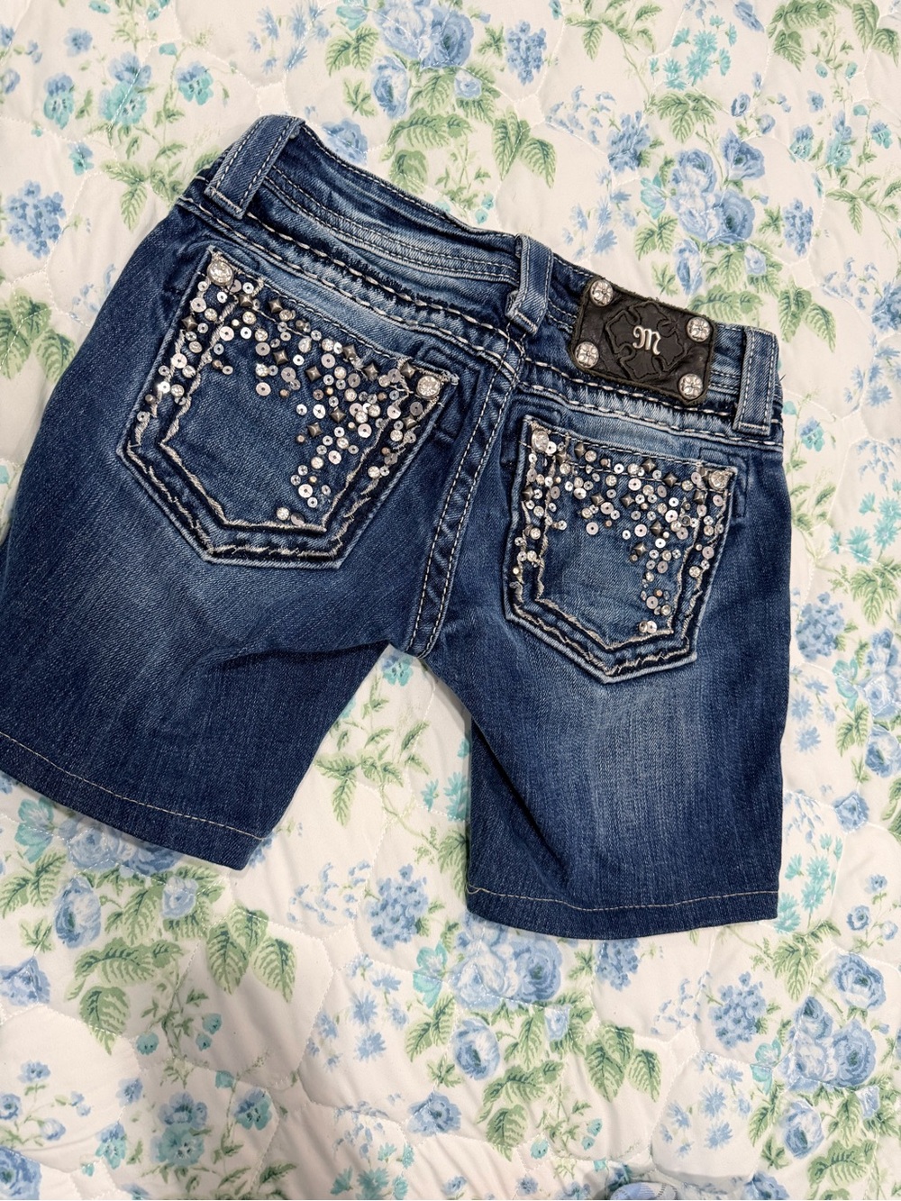 Miss me capri/ shorts -waist 23” XXS- a buckle store exclusive.  Blingy